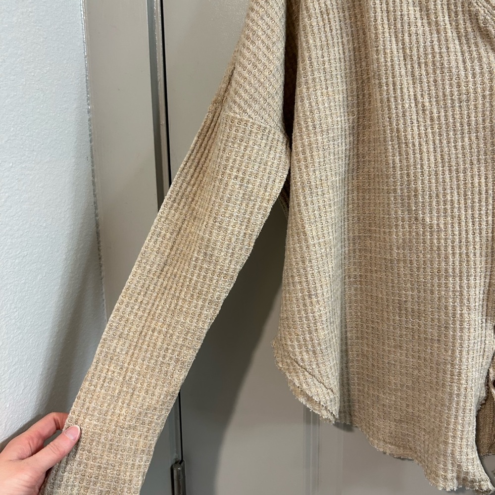 Urban Outfitters Beige Waffle Knit Henley - Picture 4 of 6